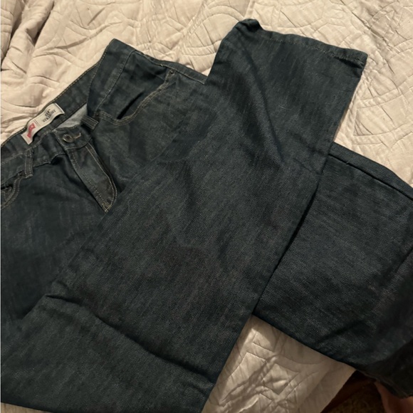 Kid’s Levis Dark Washed Size 18 Reg - Picture 3 of 4